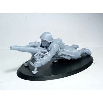 1/32 Greek Soldier with small Howitzer WWII